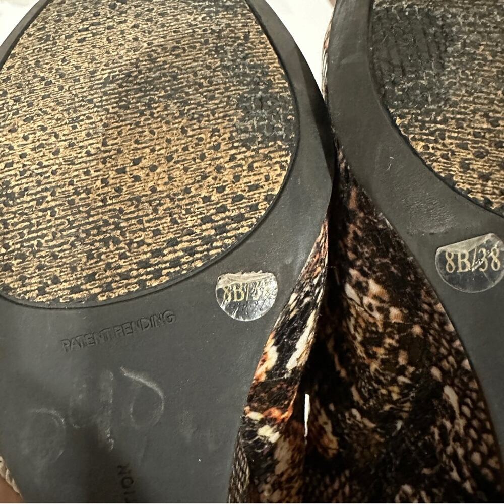 BCBGeneration Nalisa Snakeskin Wedge Heels Size 8 - Picture 9 of 9